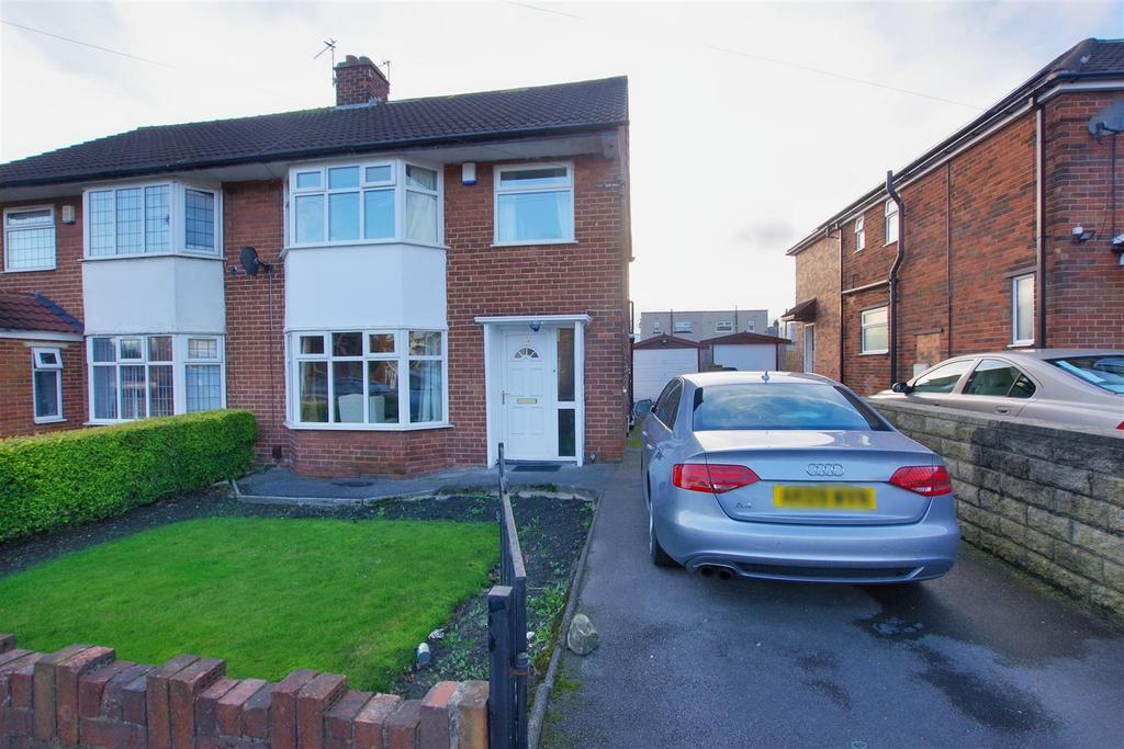 Peckover Drive, Pudsey 3 bed semidetached house £200,000