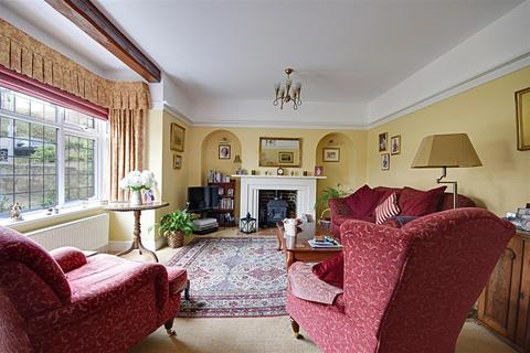 40 Manor Road, Bexhill-on-sea, TN40 1SN
