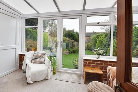 40 Manor Road, Bexhill-on-sea, TN40 1SN