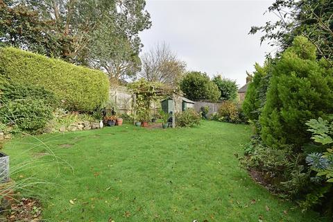 40 Manor Road, Bexhill-on-sea, TN40 1SN