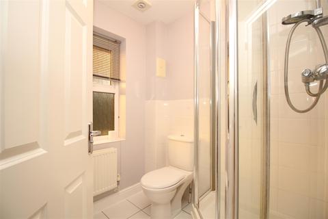 4 Forest Mews, Horsham, RH12 4GG