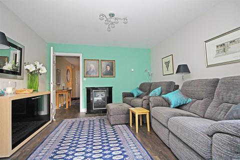 4 Forest Mews, Horsham, RH12 4GG