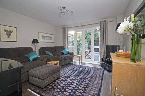4 Forest Mews, Horsham, RH12 4GG