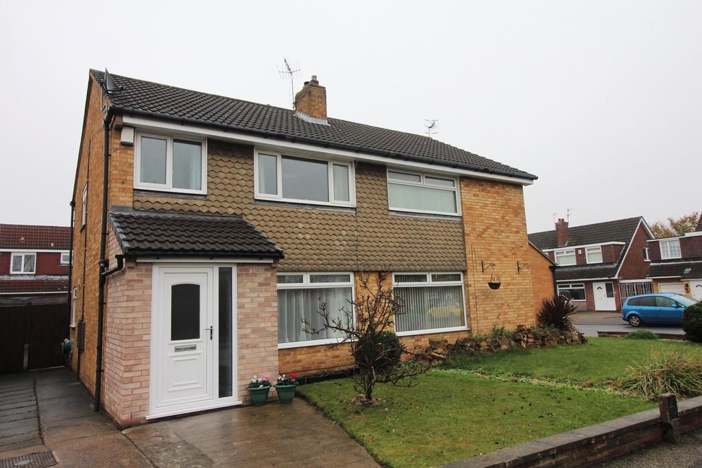 Roosa Close, Hempshill Vale, Nottingham, NG6 3 bed semidetached house