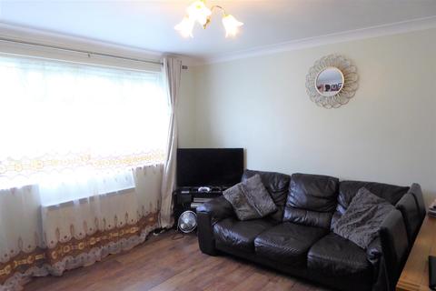 45 Guernsey Close, Hounslow, TW5 0PH
