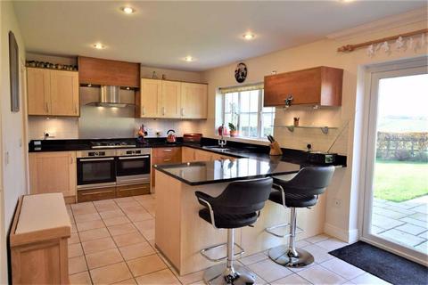 21 Lower Drive, Besford, Worcester, WR8 9AH