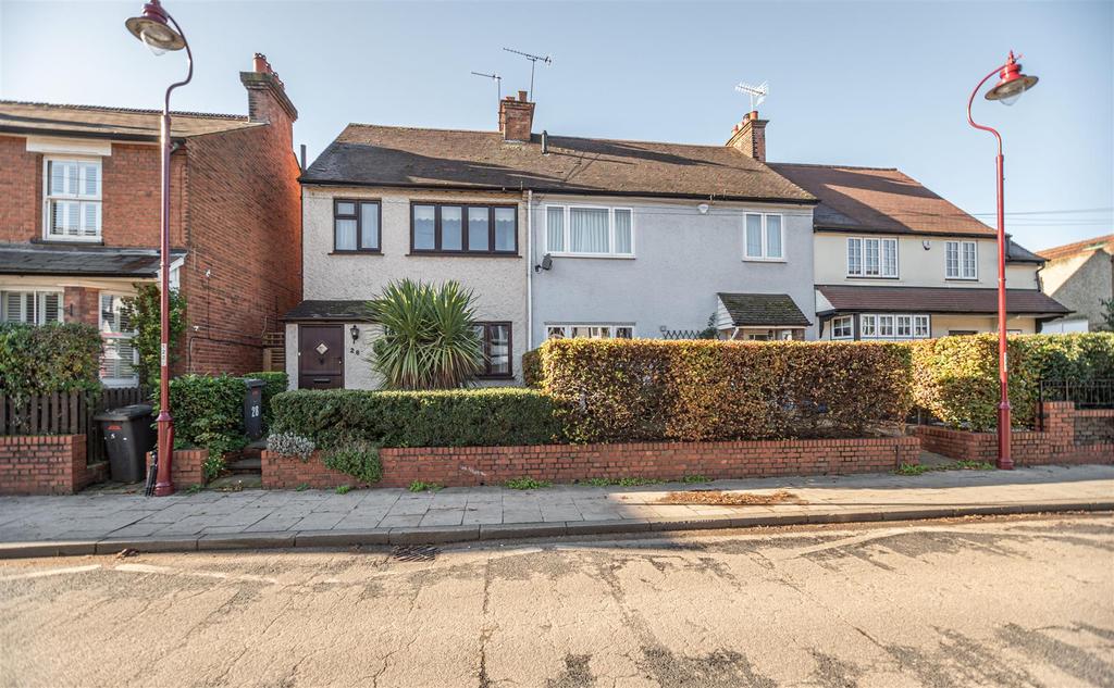 Watling Street, RADLETT 3 bed end of terrace house £600,000