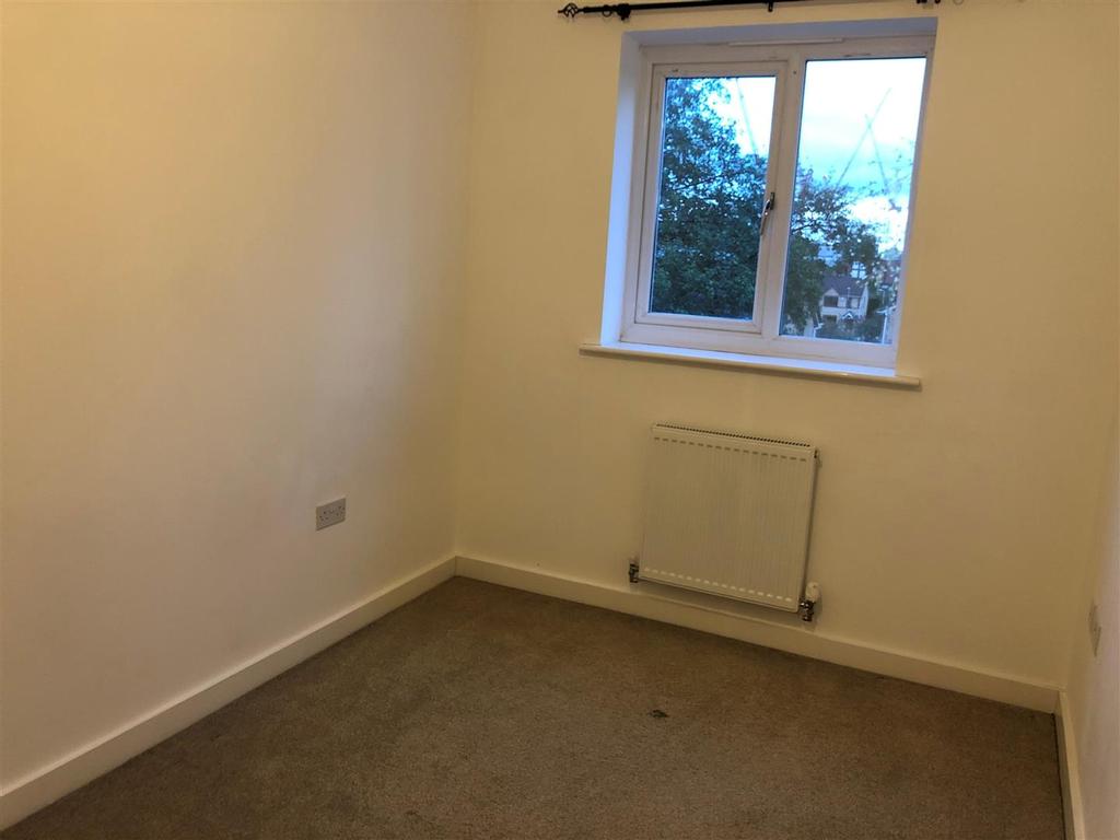 Bedroom.i.jpg