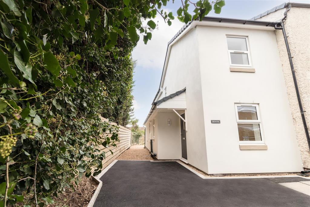 New Street, Little Neston, Neston 2 bed end of terrace house £170,000