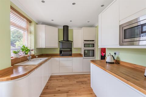 3 Stoneleigh Crescent, Stoneleigh, Epsom, KT19 0RT