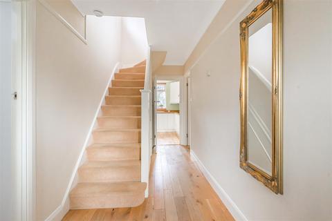 3 Stoneleigh Crescent, Stoneleigh, Epsom, KT19 0RT