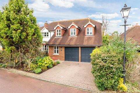19 The Wilderness, East Molesey, KT8 0JT