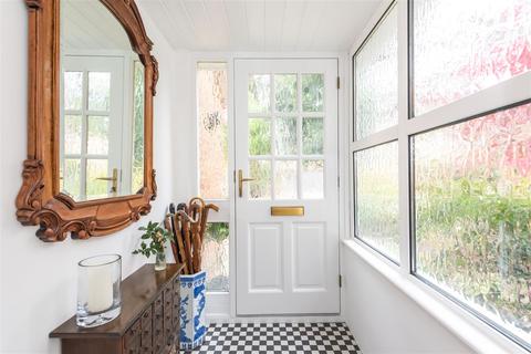 19 The Wilderness, East Molesey, KT8 0JT