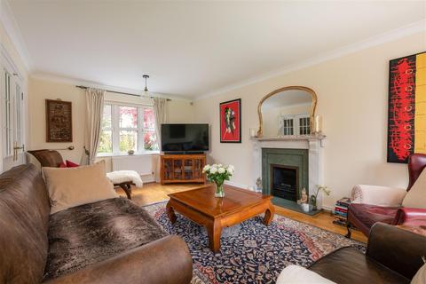 19 The Wilderness, East Molesey, KT8 0JT