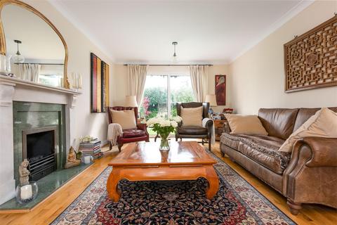19 The Wilderness, East Molesey, KT8 0JT