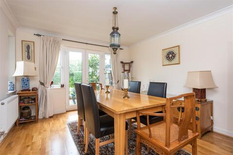 19 The Wilderness, East Molesey, KT8 0JT
