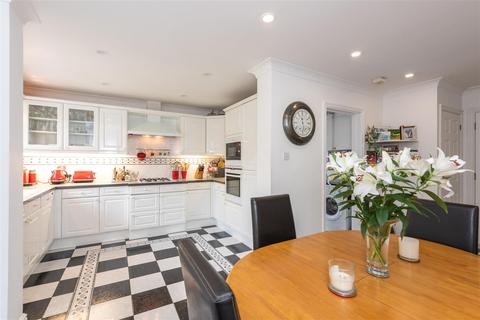 19 The Wilderness, East Molesey, KT8 0JT