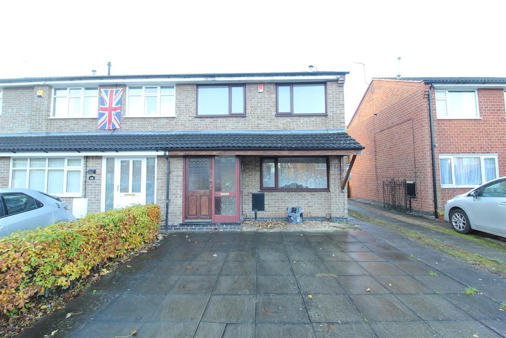 Braddon Road, Loughborough 3 bed detached house £825 pcm (£190 pw)