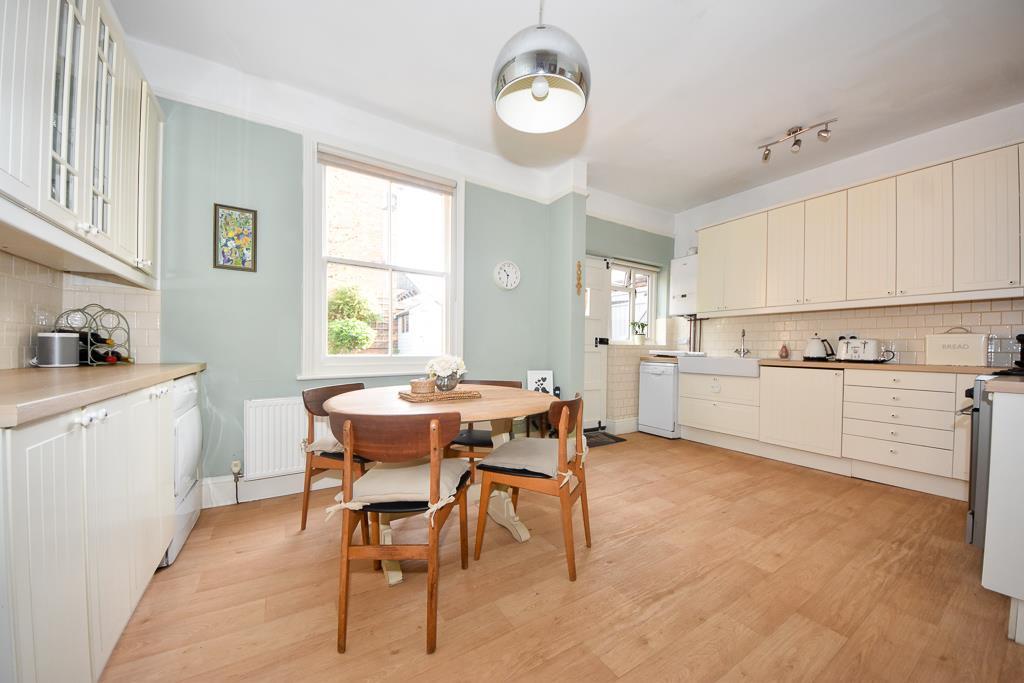 Old Milverton Road, Leamington Spa 3 bed end of terrace house £345,000