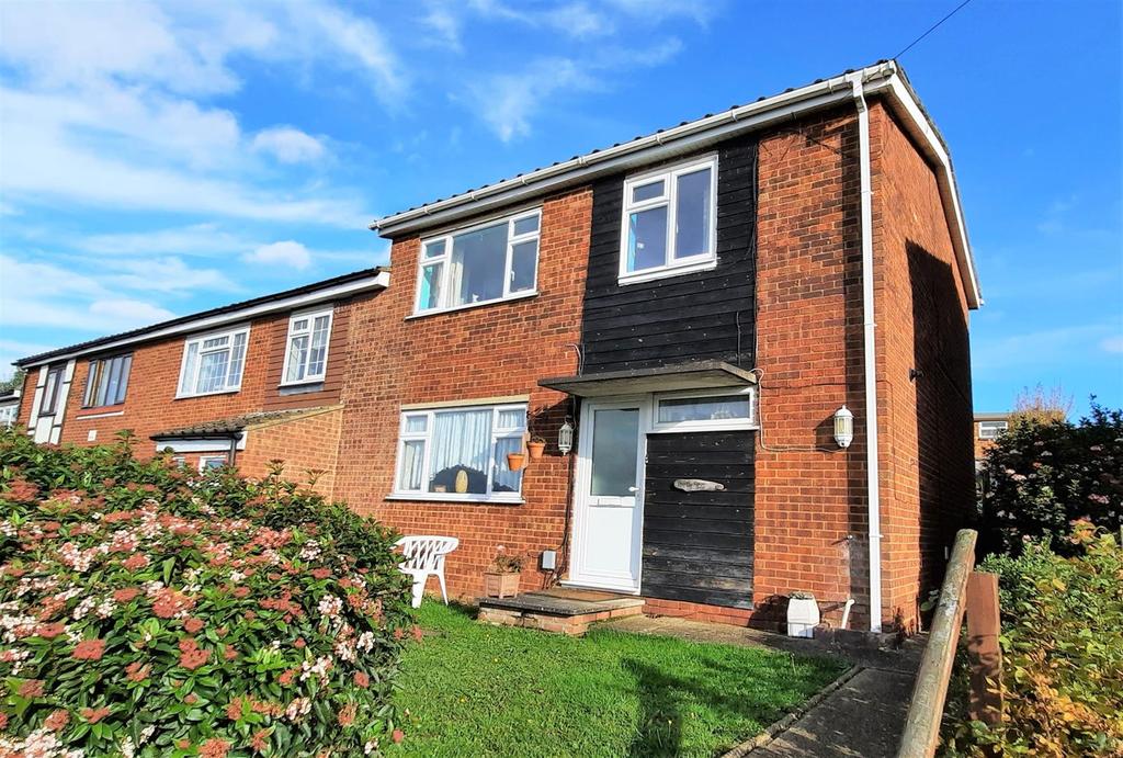 Chapelfields, Stanstead Abbotts 3 bed end of terrace house £400,000