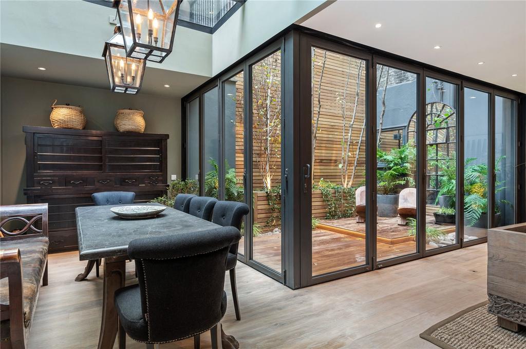 Kitchen/Reception