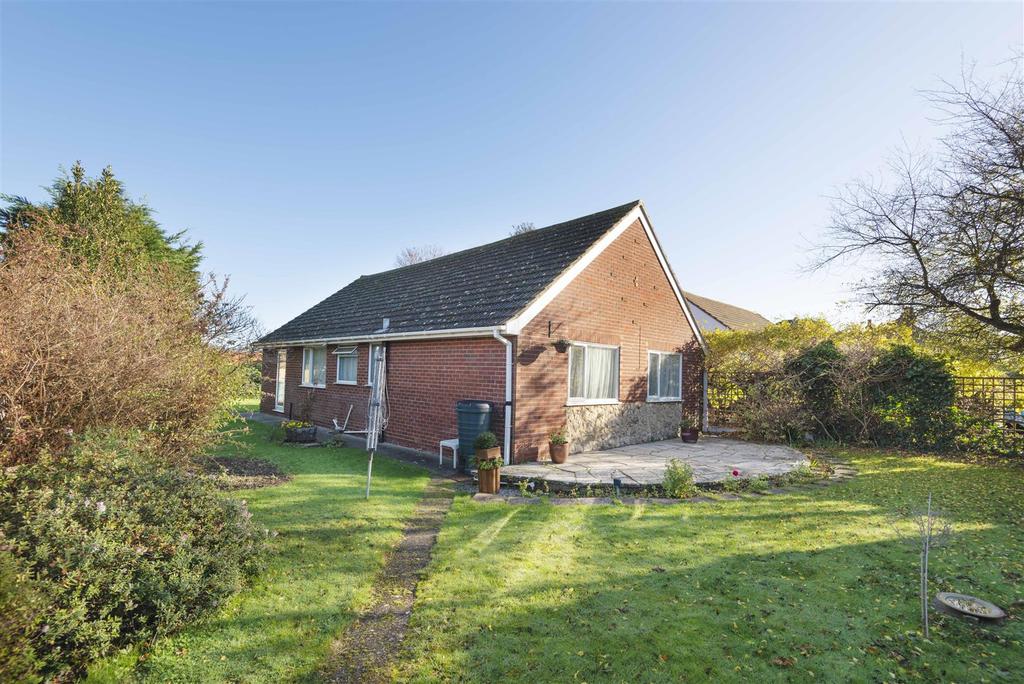 Reading Street, Broadstairs 3 bed detached bungalow £425,000