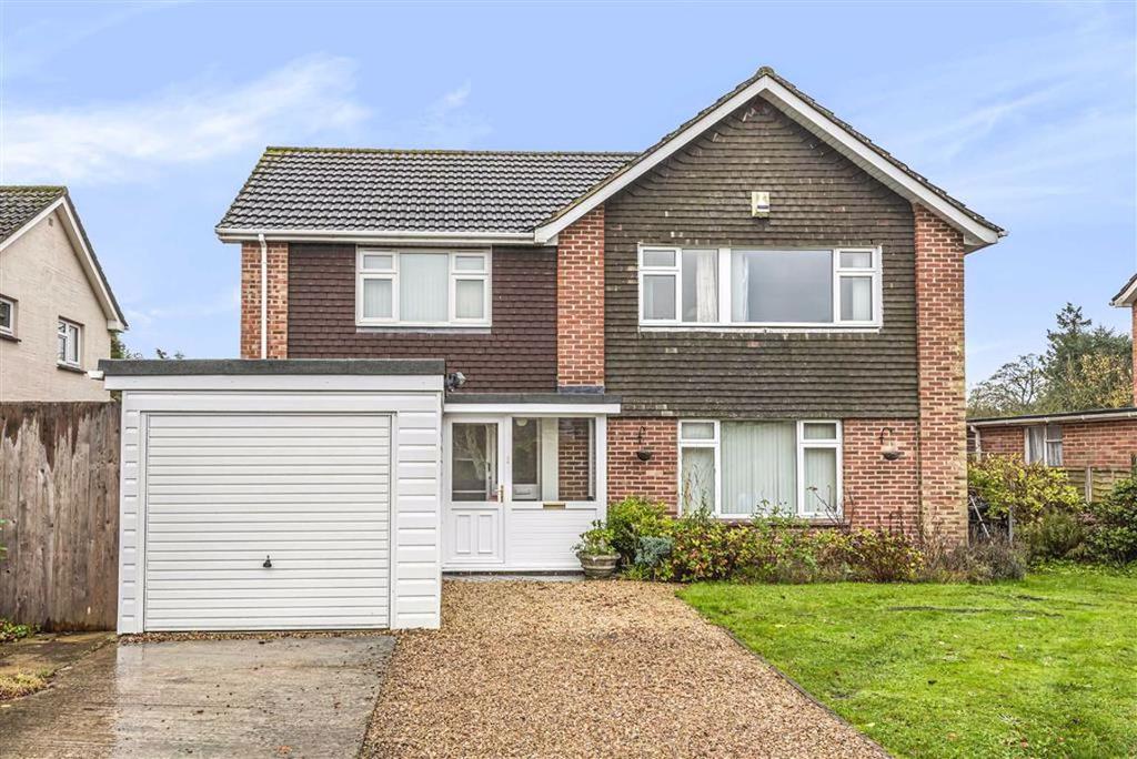 Broadleas Crescent, Devizes, Wiltshire 4 bed house £465,000