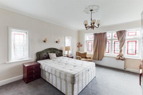2 Campden Crescent, Wembley, HA0 3JQ