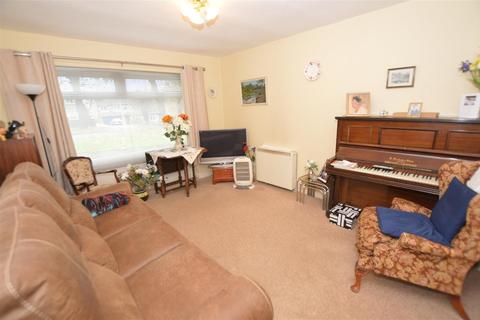 7 Ash Grove, Brighouse, HD6 1RB