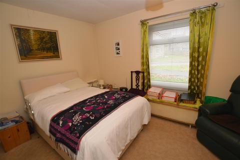 7 Ash Grove, Brighouse, HD6 1RB