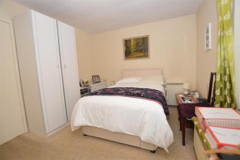 7 Ash Grove, Brighouse, HD6 1RB
