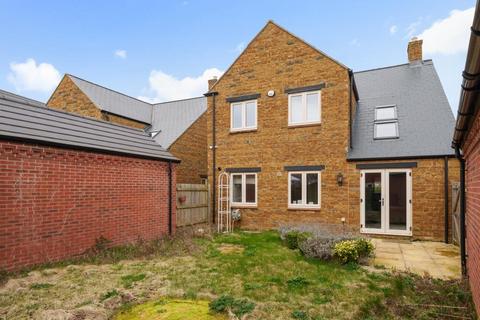 4 bedroom detached house to rent, Banbury,  Oxfordshire,  OX16