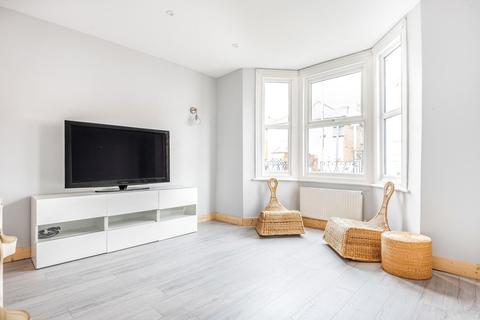 32 Hardman Road, Kingston Upon Thames, KT2 6RH