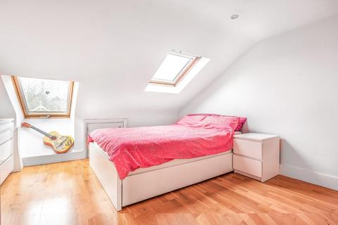 32 Hardman Road, Kingston Upon Thames, KT2 6RH