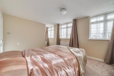 2 bedroom semi-detached house to rent, Ashford,  Sunbury,  TW15