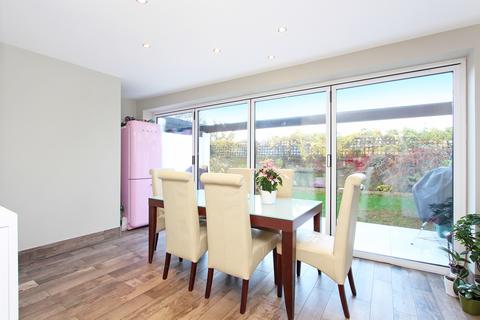 14 Park Gate, London, W5 1PX