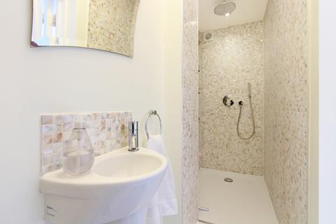 14 Park Gate, London, W5 1PX