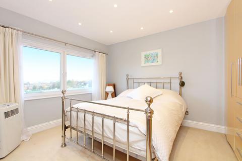 14 Park Gate, London, W5 1PX