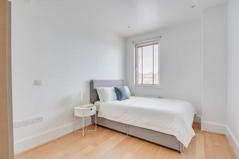 2 bedroom flat to rent, Putney Wharf Tower, Brewhouse Lane