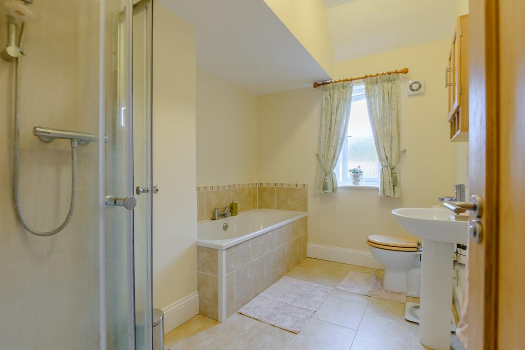 En Suite Bathroom