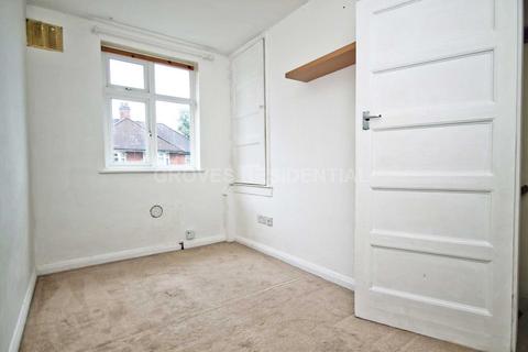 2 bedroom maisonette to rent, Errol Gardens, New Malden