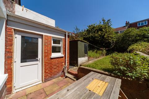 4 bedroom terraced house to rent - Hartington Place, Brighton, BN2