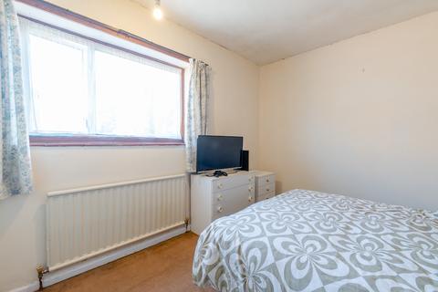 42 Charsley Close, Little Chalfont, Amersham, HP6 6QH