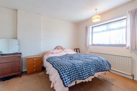 42 Charsley Close, Little Chalfont, Amersham, HP6 6QH