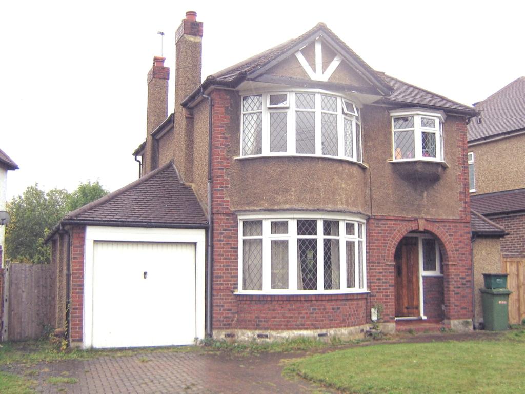 EDENFIELD GARDENS, WORCESTER PARK KT4 3 bed detached house £1,850 pcm