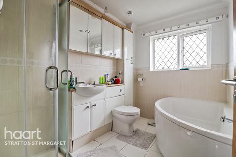 50 Godwin Road, Stratton, Swindon, SN3 4XN