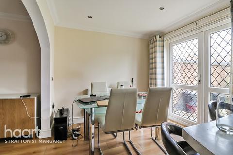 50 Godwin Road, Stratton, Swindon, SN3 4XN