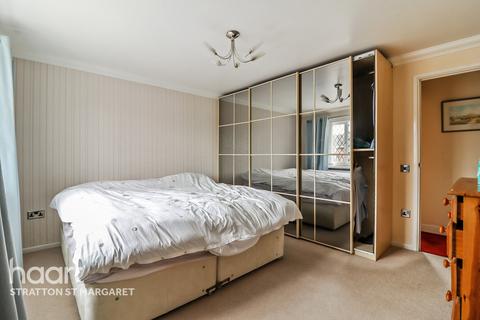 50 Godwin Road, Stratton, Swindon, SN3 4XN