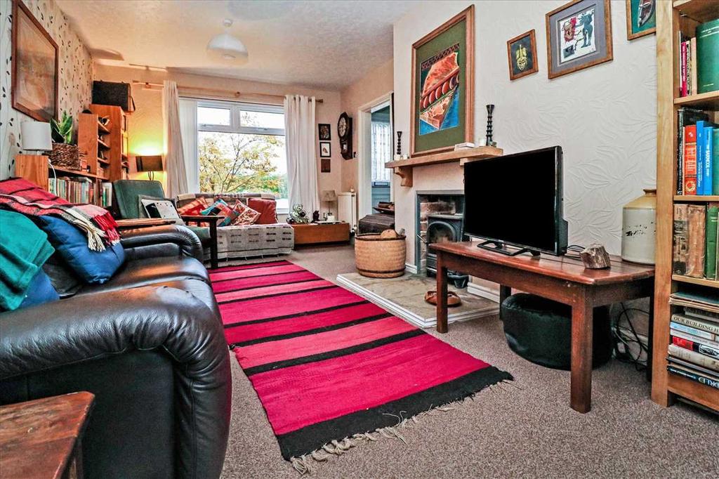 Laughton Way North, Lincoln, Lincoln 2 bed semidetached house £140,000