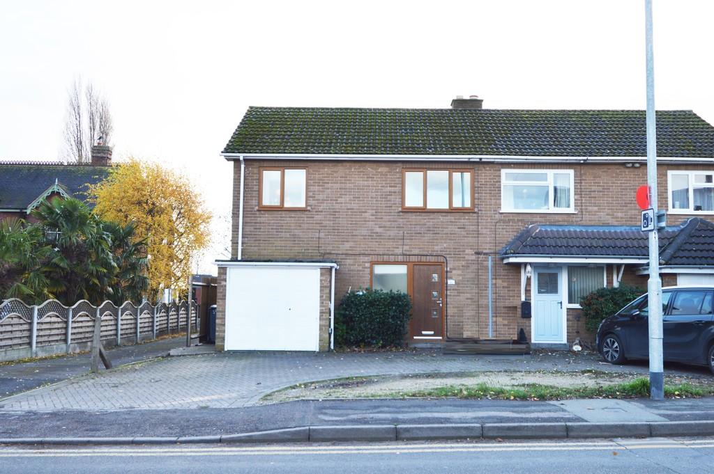New Road, Armitage 3 bed semidetached house £180,000